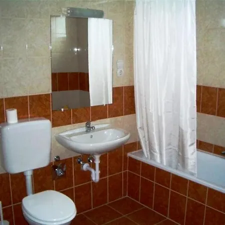 Szentmihalyi 22 Apartman *