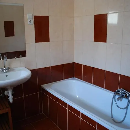Szentmihalyi 22 Apartman דירה