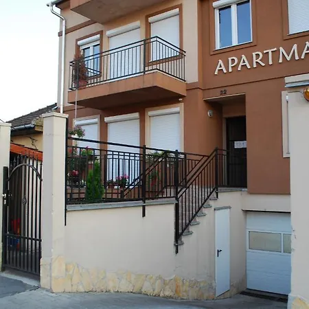 דירה Szentmihalyi 22 Apartman בודפשט